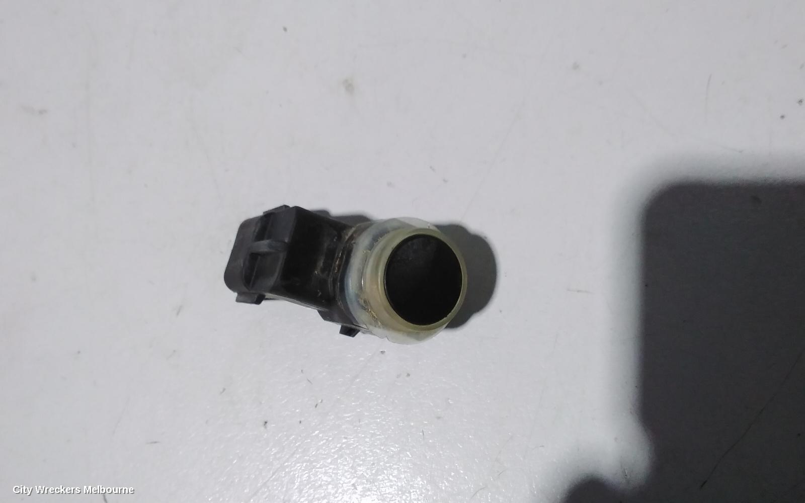 RENAULT MEGANE, X32/X95, 09/2010 - 05/2016, LHF PARKING SENSOR ON THE LHF FOGCOVER: 78998