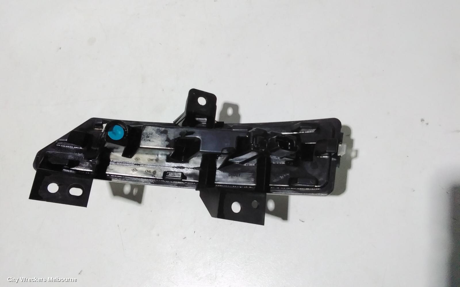 RENAULT MEGANE LEFT INDICATOR/FOG/SIDE, DAYTIME RUNNING LAMP, X95, 09/2008 ONWARDS