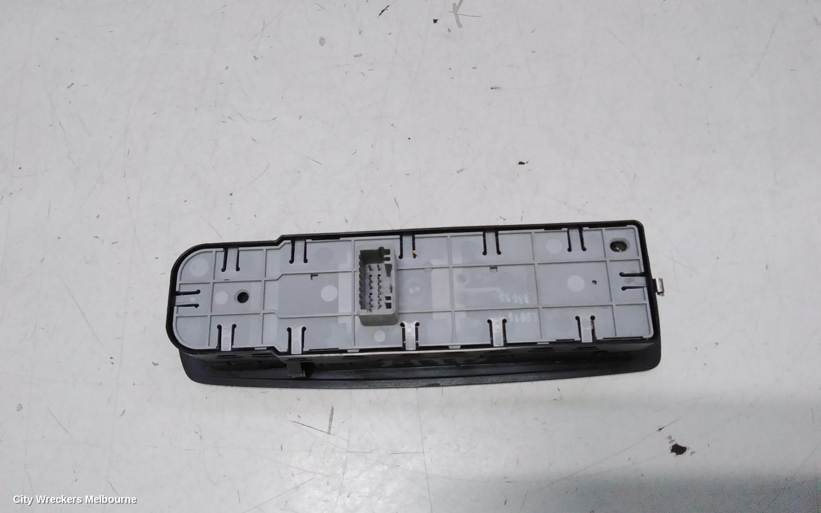 RENAULT MEGANE PWR DR WIND SWITCH, LH REAR/RH REAR, X32/X95/K95, 5DR HATCH/WAGON, 09/2010 - 05/2016