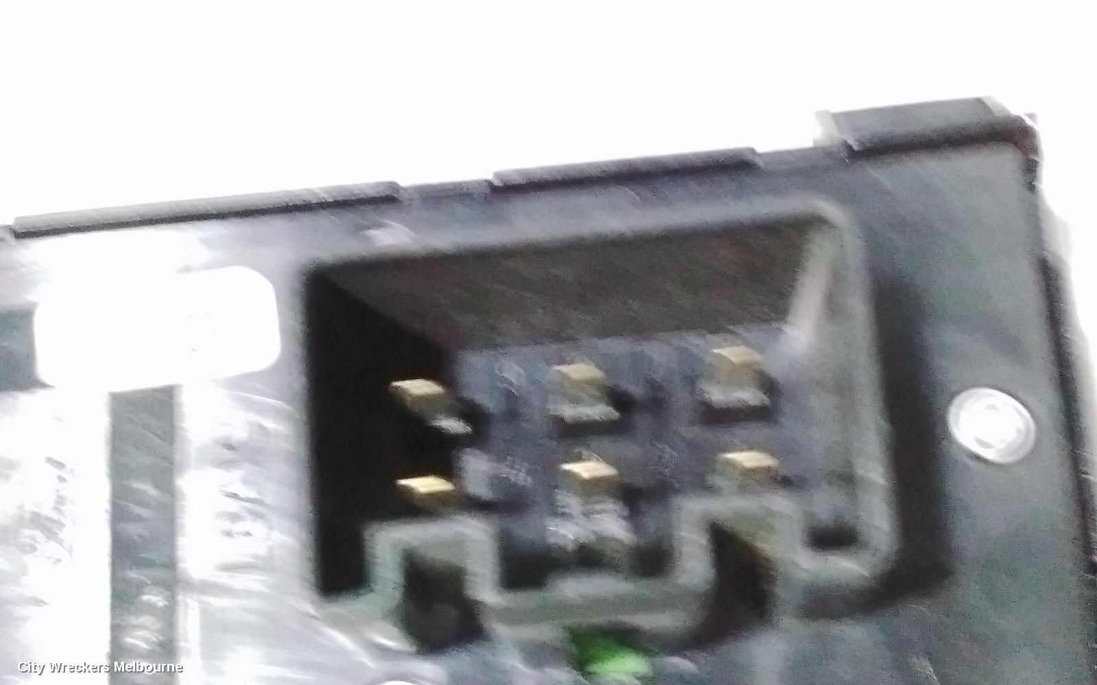 FORD FOCUS PWR DR WIND SWITCH, RH FRONT (MASTER SWITCH), LS-LT, SUIT W/ MANUAL REAR WINDOWS, 06/2005 - 04/2009