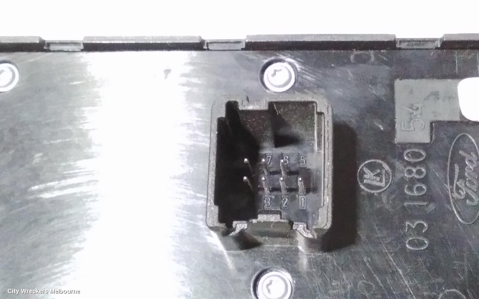 FORD FOCUS PWR DR WIND SWITCH, RH FRONT (MASTER SWITCH), LS-LT, SUIT W/ MANUAL REAR WINDOWS, 06/2005 - 04/2009