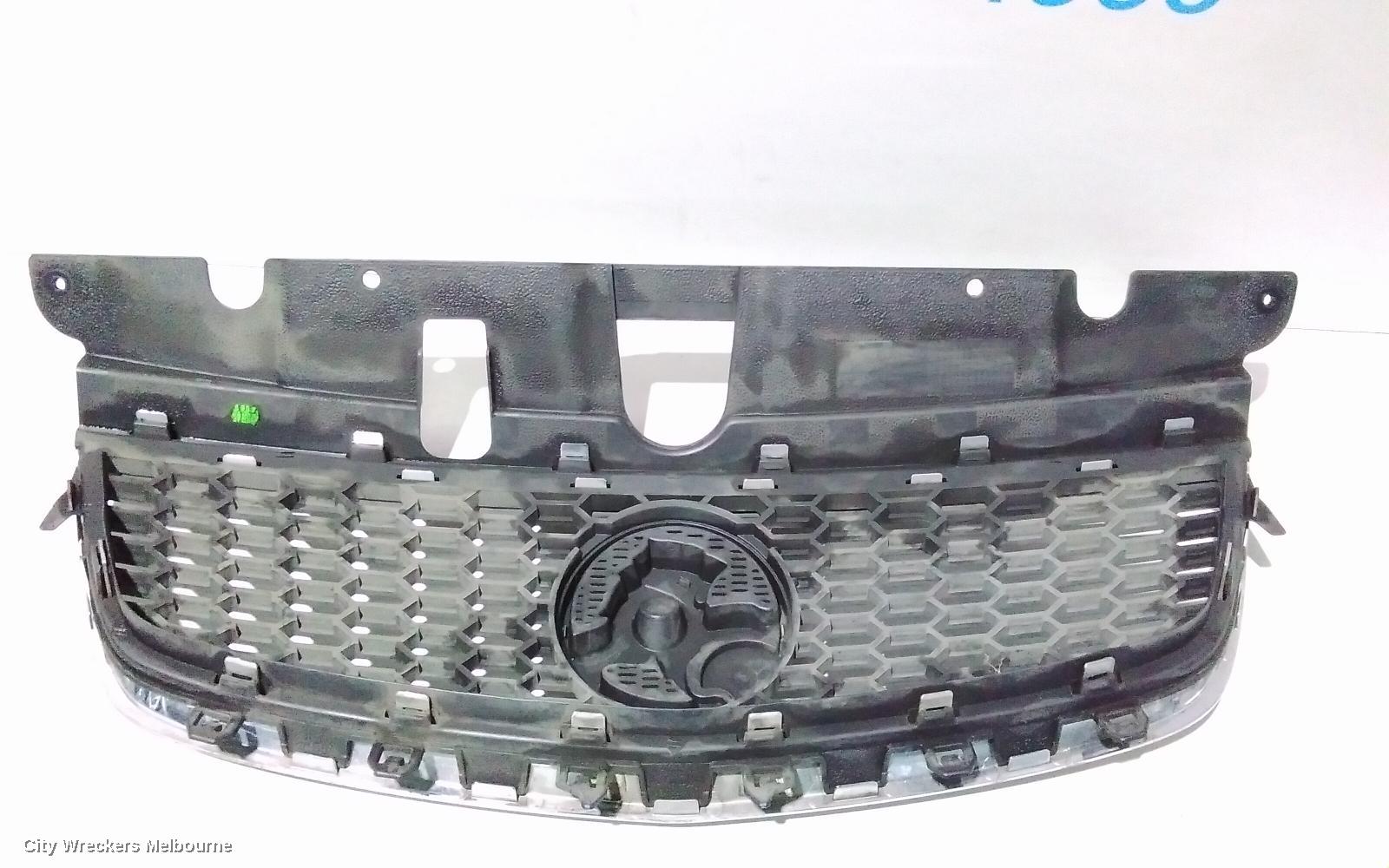 HOLDEN COMMODORE GRILLE, RADIATOR GRILLE, VE, SEDAN, CALAIS, 09/2010 - 04/2013