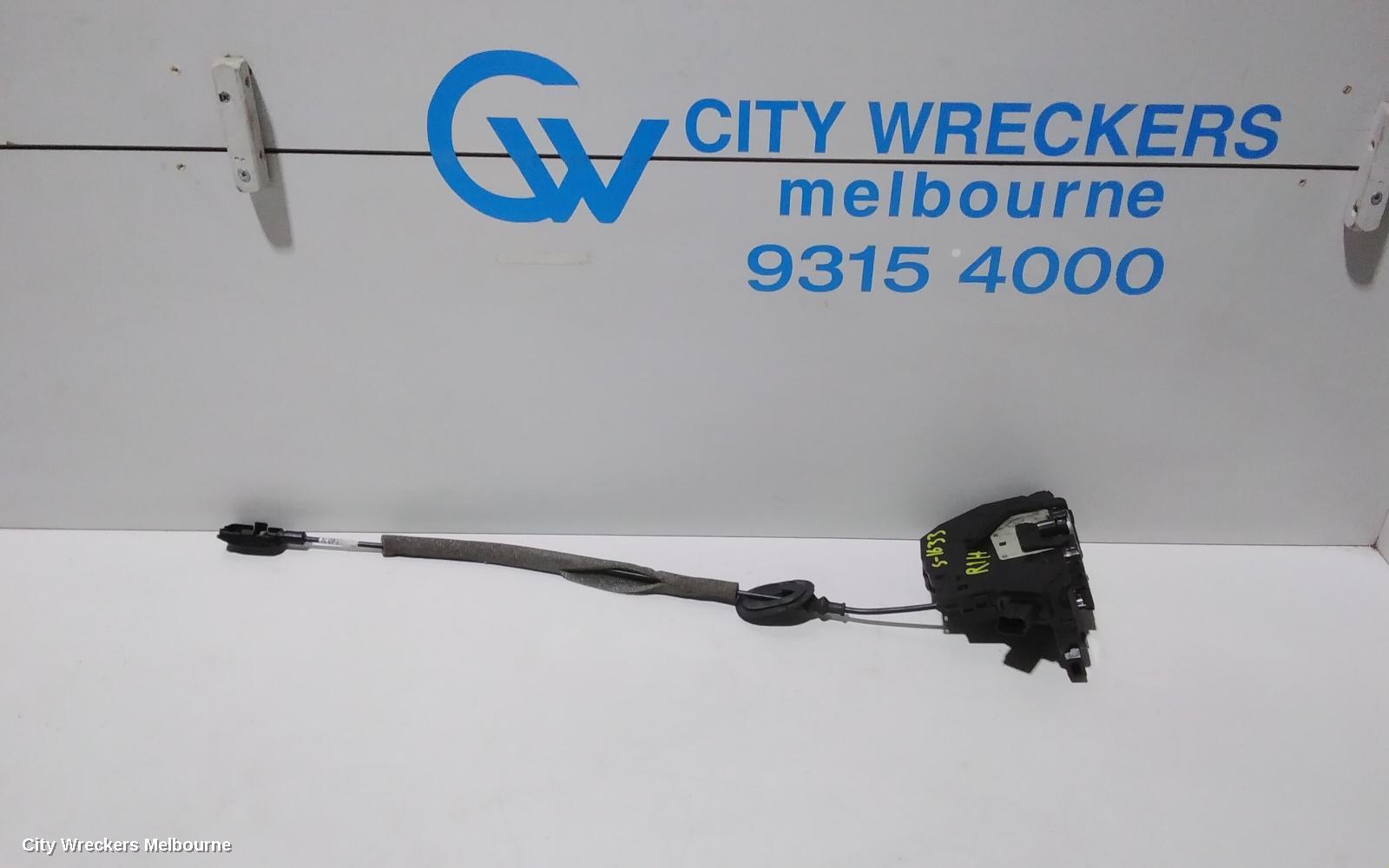 RENAULT CLIO DOOR/BOOT/GATE LOCK, RIGHT  FRONT DOOR LOCK, P/N 805004945R, X98, 09/2013 - 10/2019
