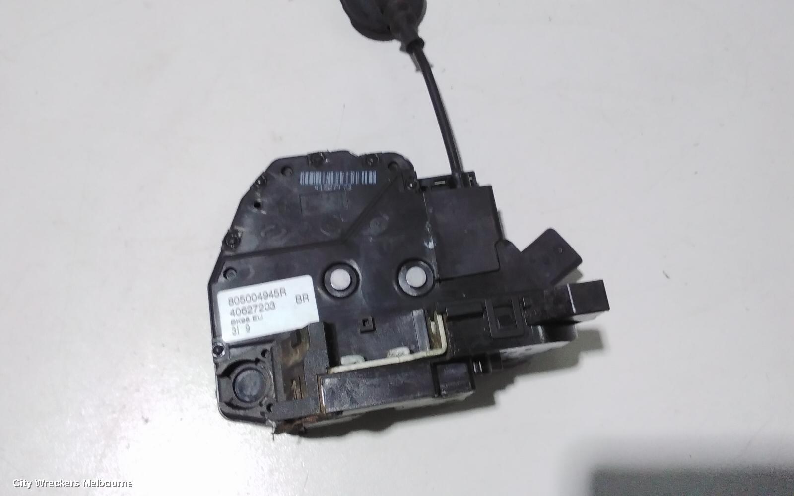RENAULT CLIO DOOR/BOOT/GATE LOCK, RIGHT  FRONT DOOR LOCK, P/N 805004945R, X98, 09/2013 - 10/2019