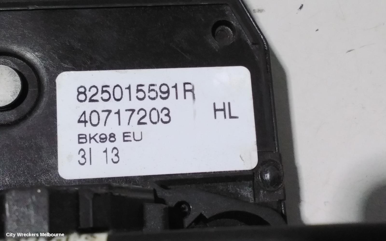 RENAULT CLIO DOOR/BOOT/GATE LOCK, LEFT REAR DOOR LOCK, P/N 825015591R, X98, 09/2013 - 10/2019