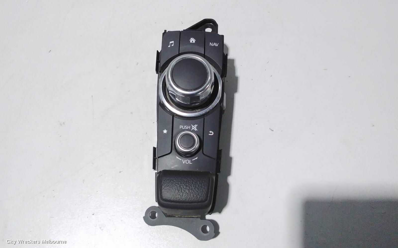 MAZDA CX3 RADIO/CD/DVD/SAT/TV, MEDIA INPUT, DK, 03/2015 ONWARDS