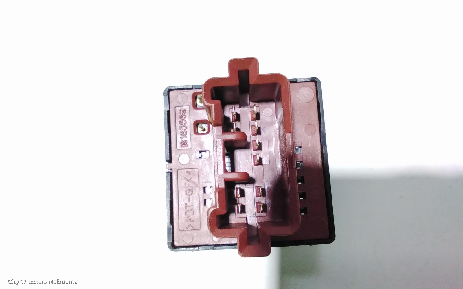 MITSUBISHI ASX PWR DR WIND SWITCH, RH FRONT (MASTER SWITCH), XA-XB, 07/2010 - 06/2013