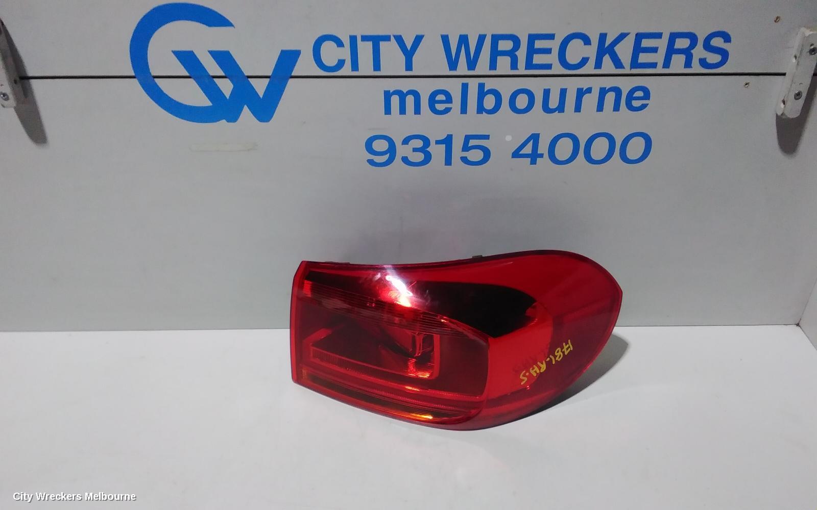 VOLKSWAGEN TIGUAN RIGHT TAILLIGHT, 5N, 07/2011 - 08/2016