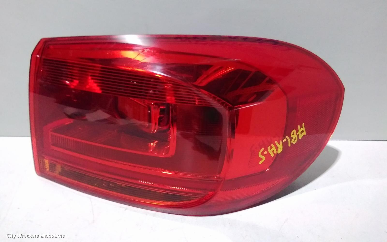 VOLKSWAGEN TIGUAN RIGHT TAILLIGHT, 5N, 07/2011 - 08/2016