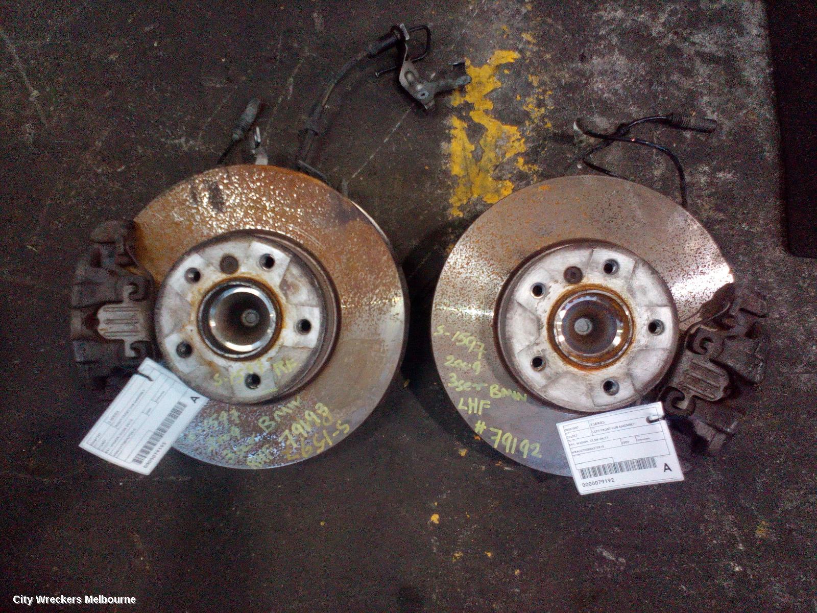 BMW 3 SERIES RIGHT FRONT HUB ASSEMBLY, E91, WAGON, 02/2006 - 04/2012