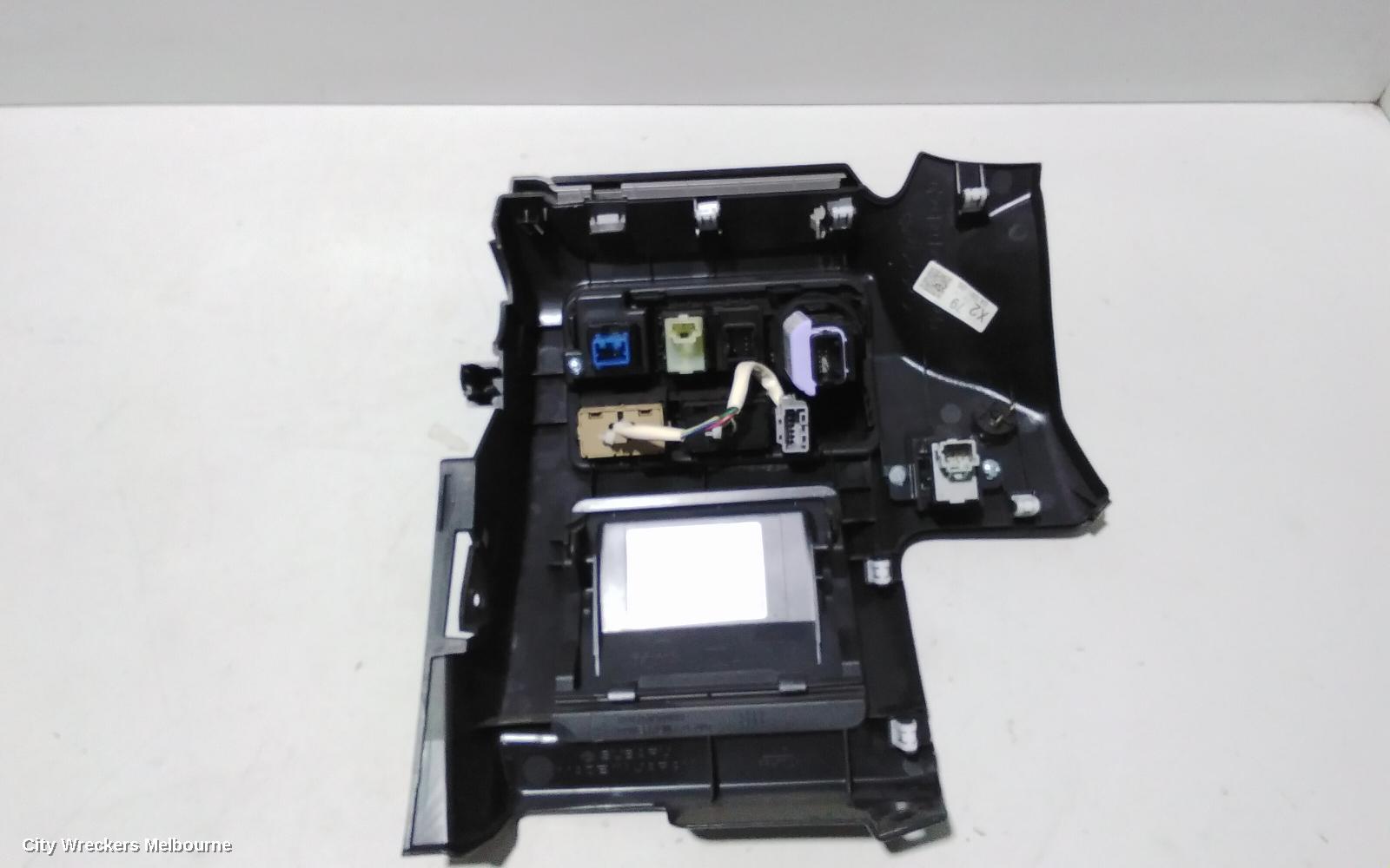 SUBARU FORESTER, SJ, 01/2013 - 08/2018, RH DASH PANEL: 79274