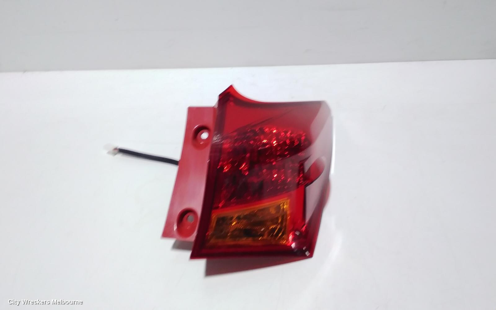 TOYOTA COROLLA RIGHT TAILLIGHT, ZRE182R/ZWE186R, HATCH, 10/2012 - 03/2015