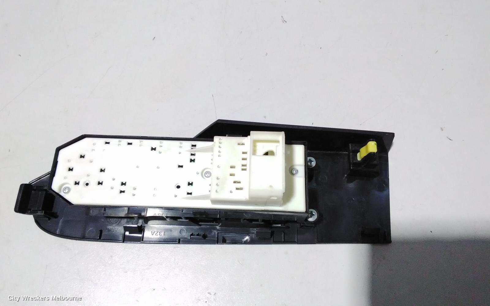 TOYOTA COROLLA PWR DR WIND SWITCH, RH FRONT (MASTER SWITCH), ZRE152/20153R, FRONT DOOR ONLY, 03/2007 - 10/2013