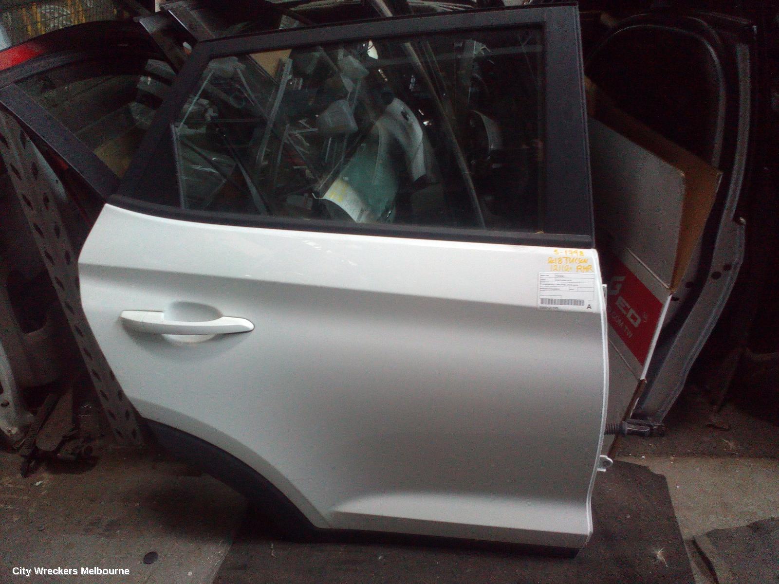 HYUNDAI TUCSON RIGHT REAR DOOR, TL, KOREAN BUILT (VIN KMHJ), 07/2015 - 06/2018