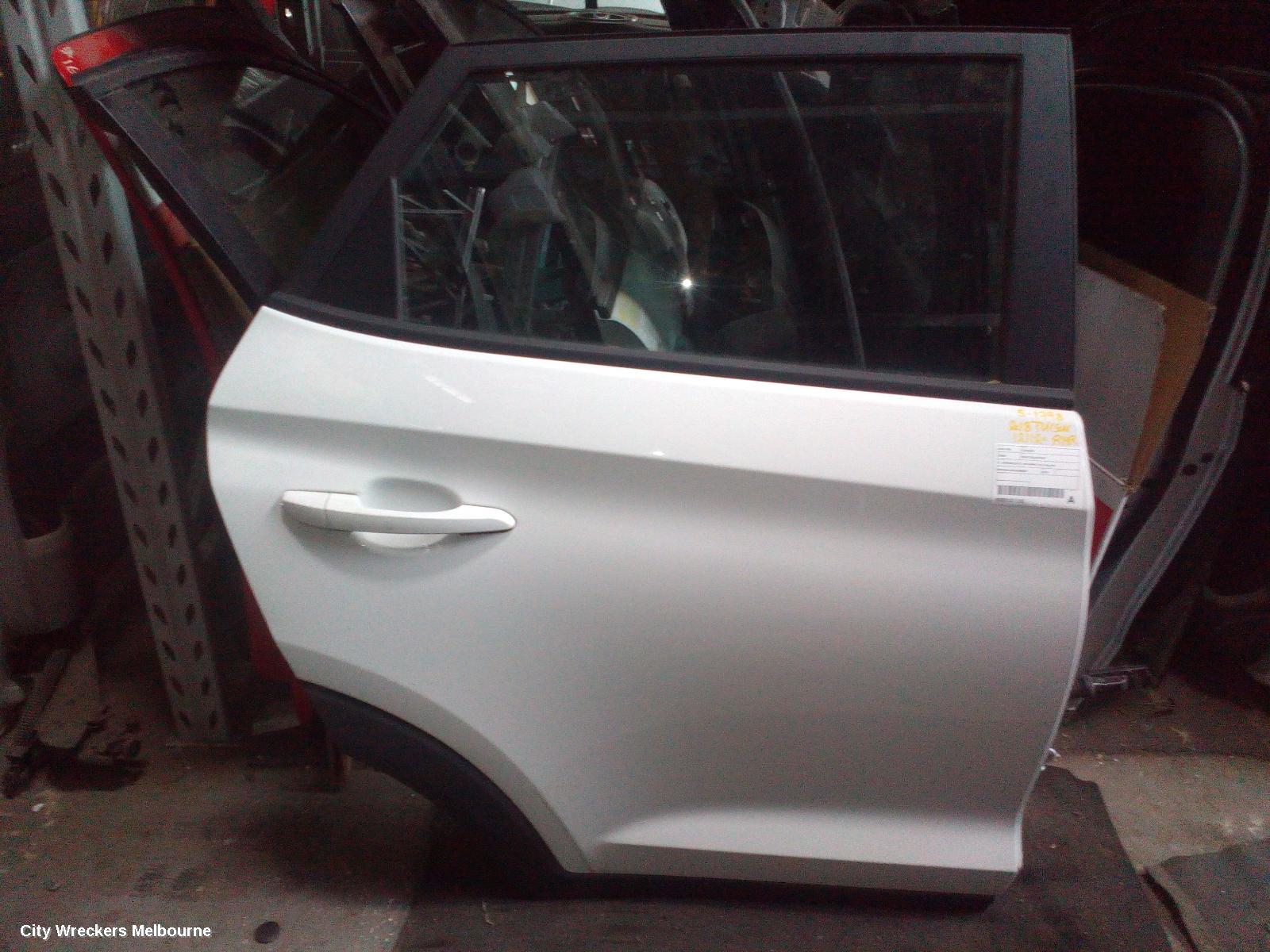 HYUNDAI TUCSON RIGHT REAR DOOR, TL, KOREAN BUILT (VIN KMHJ), 07/2015 - 06/2018