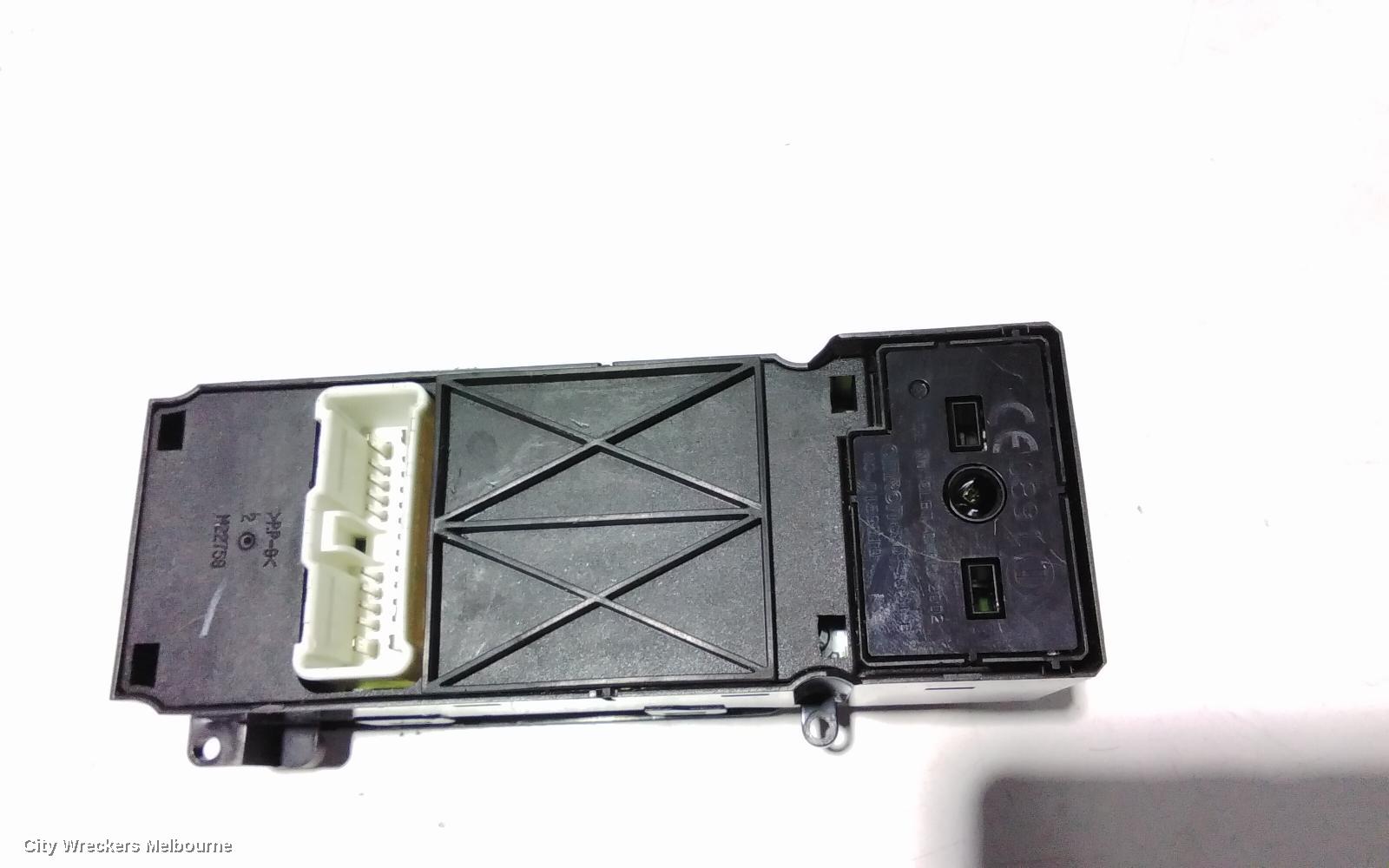 HONDA ODYSSEY PWR DR WIND SWITCH, RH FRONT (MASTER SWITCH), RB, 07/2004 - 03/2009 (AUS ONLY)