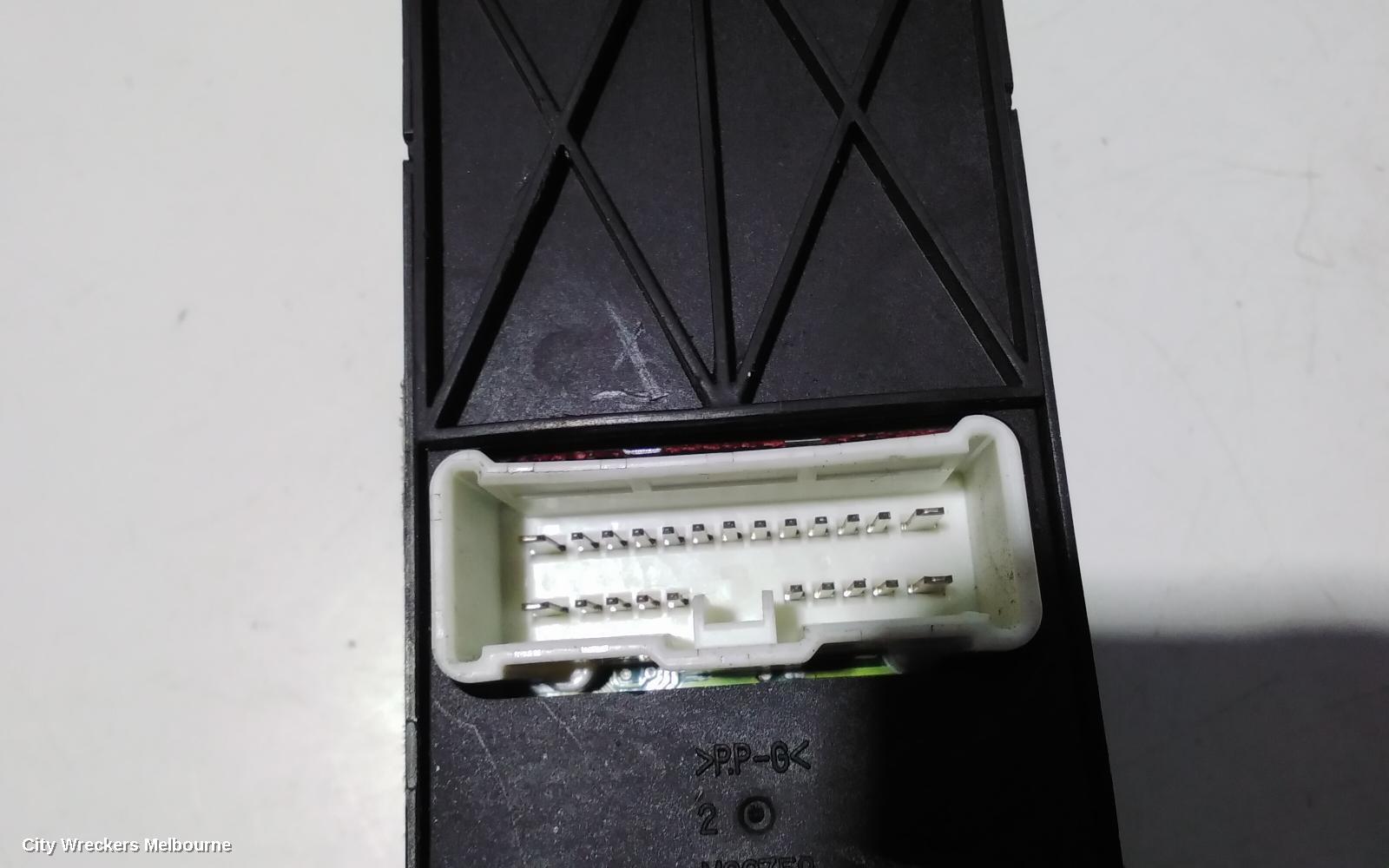 HONDA ODYSSEY PWR DR WIND SWITCH, RH FRONT (MASTER SWITCH), RB, 07/2004 - 03/2009 (AUS ONLY)