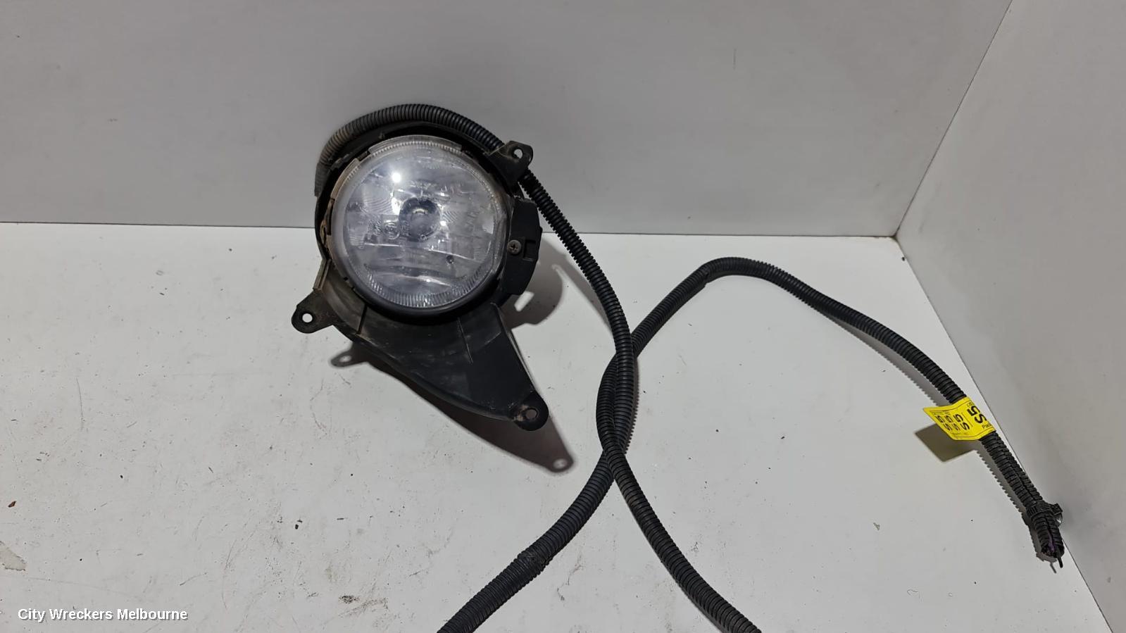 HOLDEN CAPTIVA RIGHT INDICATOR/FOG/SIDE, BUMPER FOGLAMP, MAXX/CAPTIVA 5 (4TH VIN = D), CG, 09/2006 - 02/2011