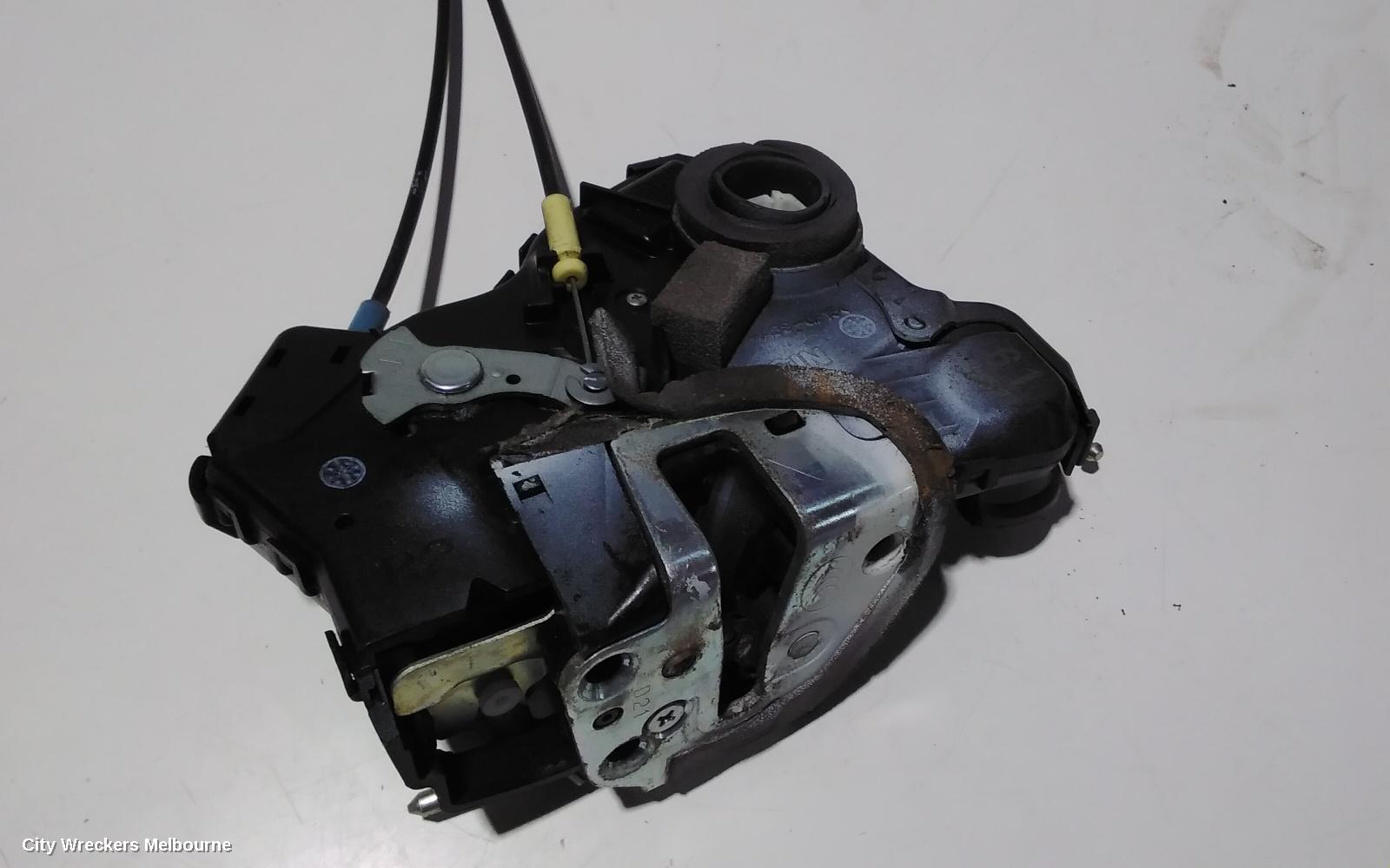 TOYOTA HIACE DOOR/BOOT/GATE LOCK, RIGHT FRONT DOOR LOCK, TRH/KDH, 03/2005 - 04/2019