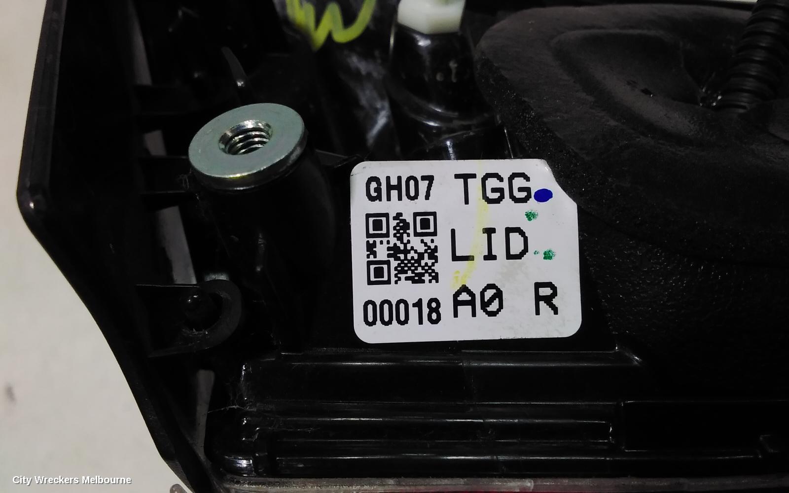 HONDA CIVIC REAR GARNISH, TAILGATE LAMP (RH SIDE), 10TH GEN, HATCH, 02/2017 ONWARDS