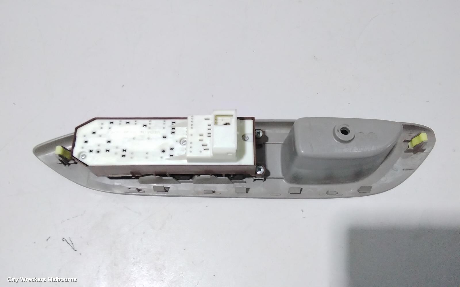 TOYOTA YARIS PWR DR WIND SWITCH, RH FRONT (MASTER SWITCH), 4 SWITCH TYPE, 5DR HATCH/SEDAN, NCP9#, 10/2005 ONWARDS