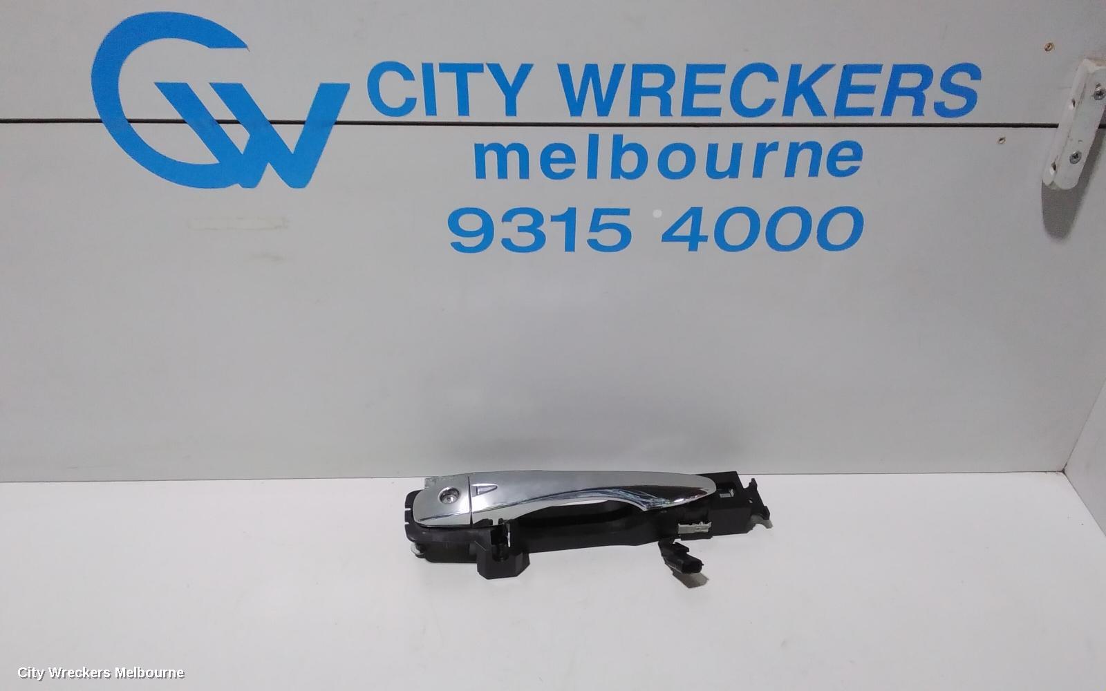 NISSAN PATHFINDER DOOR HANDLE, OUTER, RH FRONT, R52, 10/2013 - 04/2021