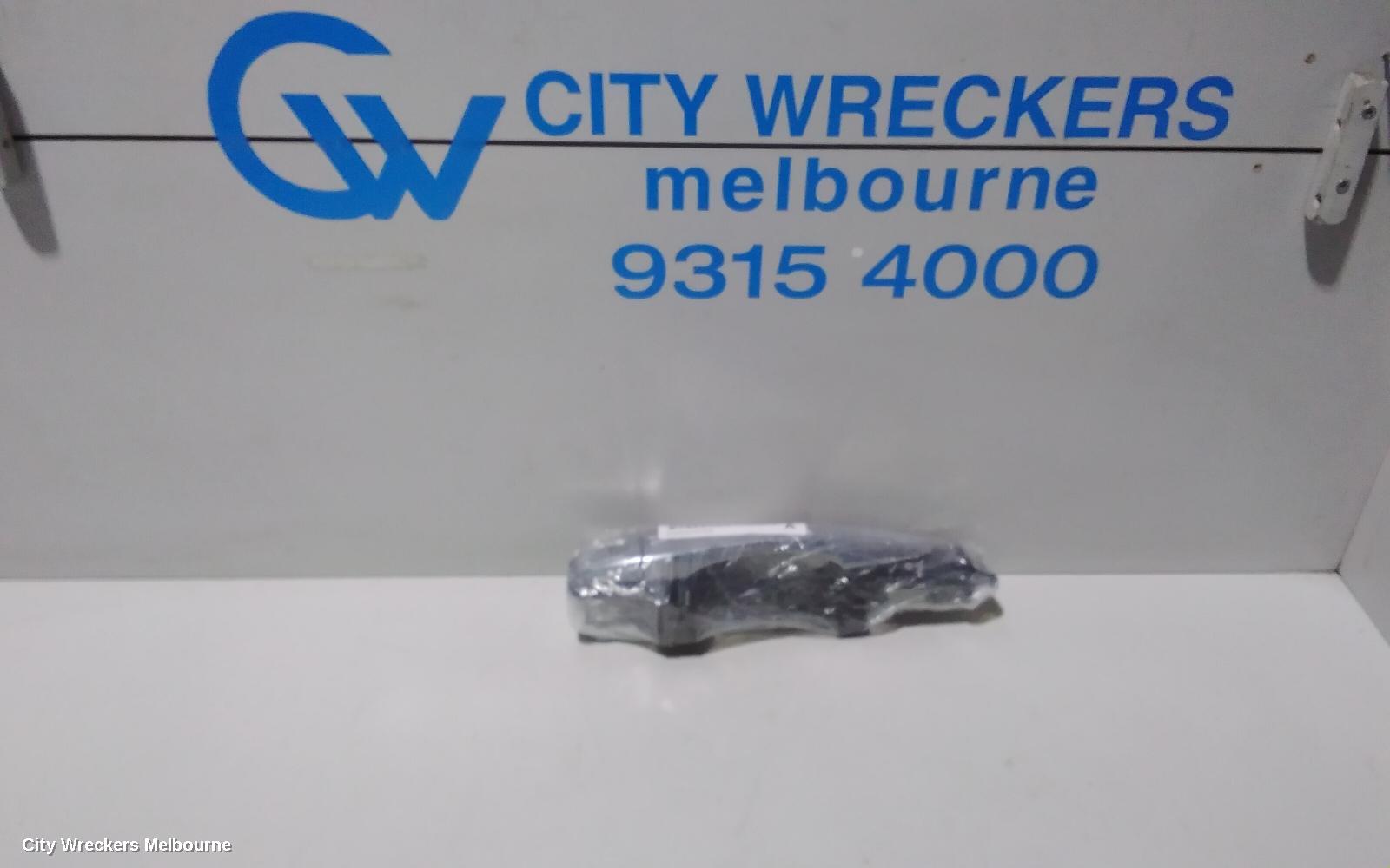 NISSAN PATHFINDER DOOR HANDLE, OUTER, RH FRONT, R52, 10/2013 - 04/2021