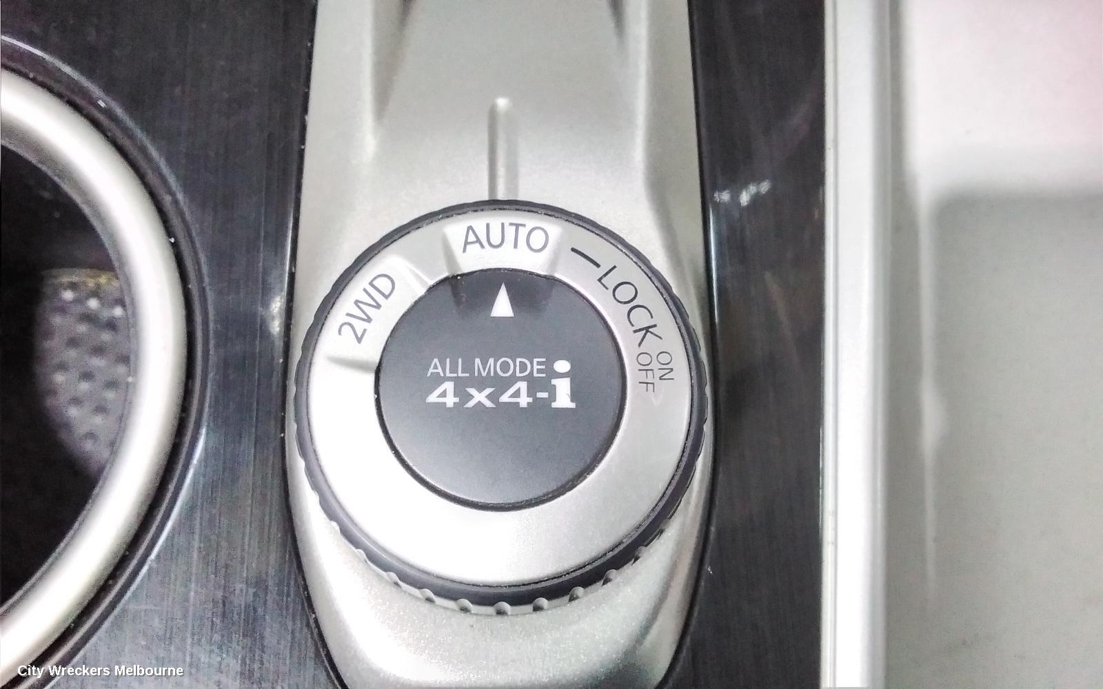 NISSAN PATHFINDER, R52, 06/2013 - 04/2021, CUP HOLDER WITH AUTO LOCK  ON OFF REFER TO PHOTOS: 79704