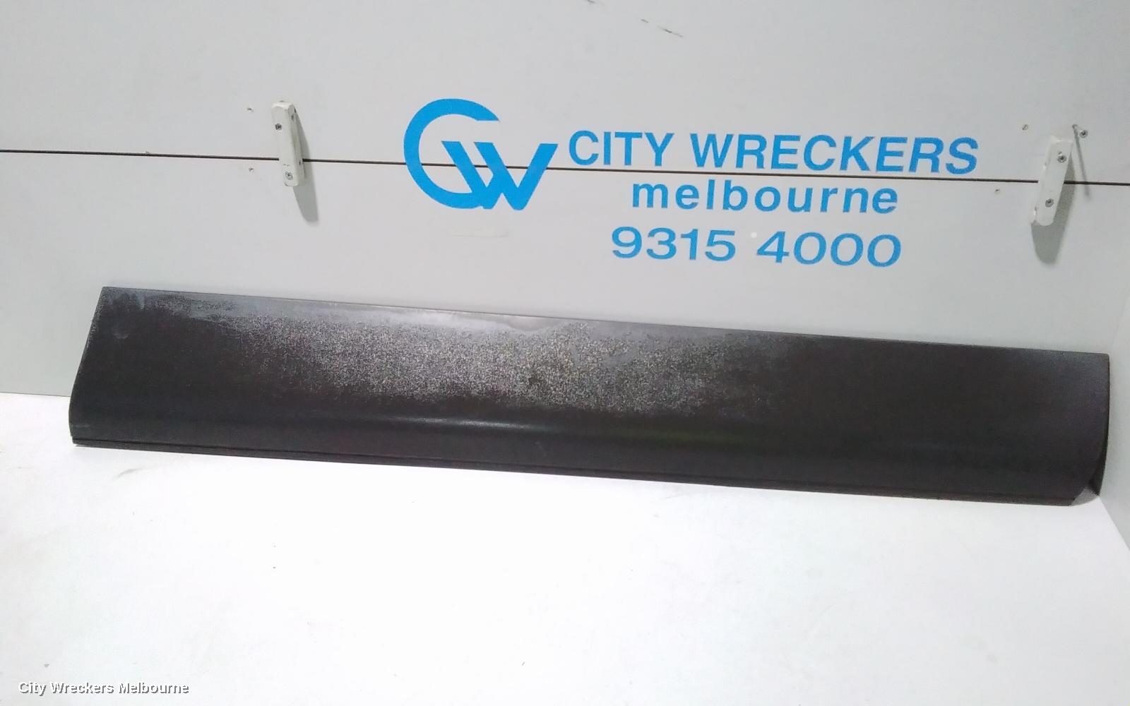 AUDI Q7 DOOR MOULD, RHF DOOR LOWER MOULD: 79712, 4L, 09/2006 - 08/2015