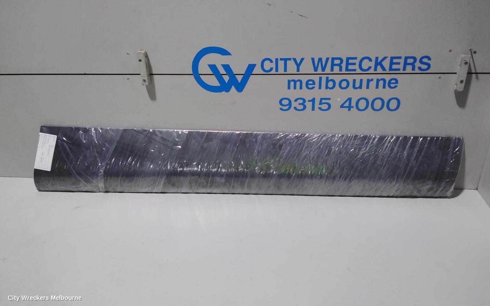AUDI Q7 DOOR MOULD, RHF DOOR LOWER MOULD: 79712, 4L, 09/2006 - 08/2015
