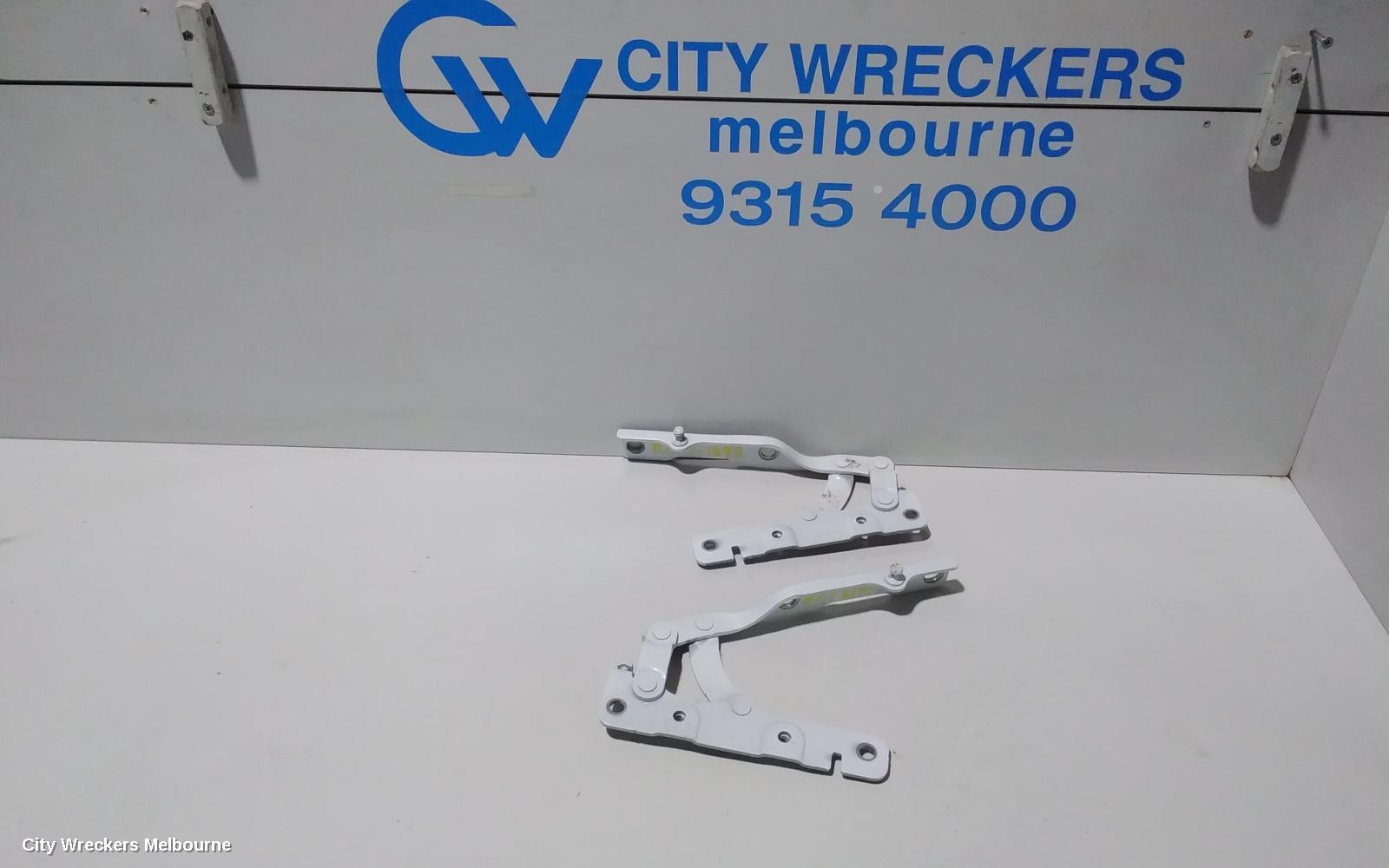 HYUNDAI GENESIS BONNET HINGE/STRUT, DH, HINGES (PAIR), 11/2014 - 01/2018