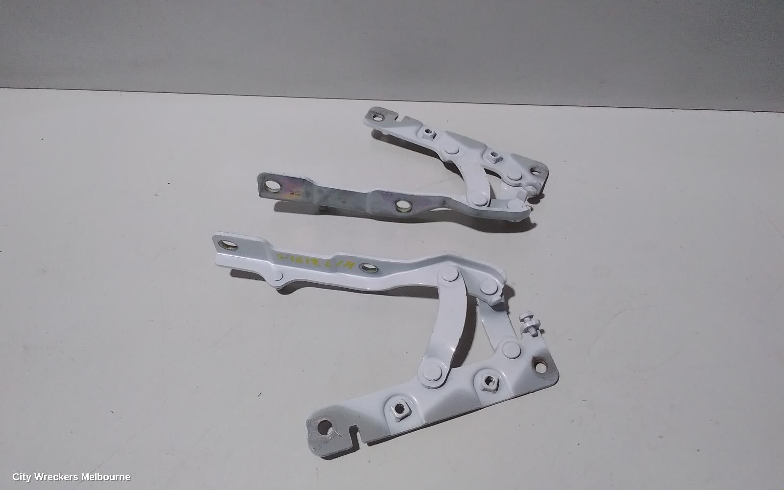 HYUNDAI GENESIS BONNET HINGE/STRUT, DH, HINGES (PAIR), 11/2014 - 01/2018