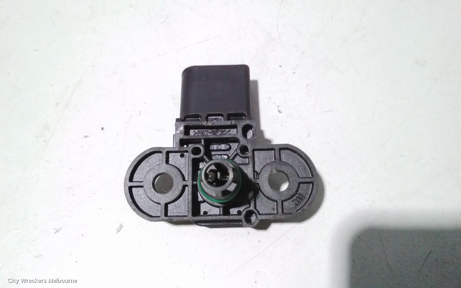 VOLKSWAGEN TRANSPORTER AIR FLOW METER, DIESEL, T5, 03/2010 - 06/2015