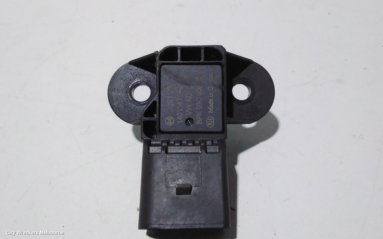 VOLKSWAGEN TRANSPORTER AIR FLOW METER, DIESEL, T5, 03/2010 - 06/2015