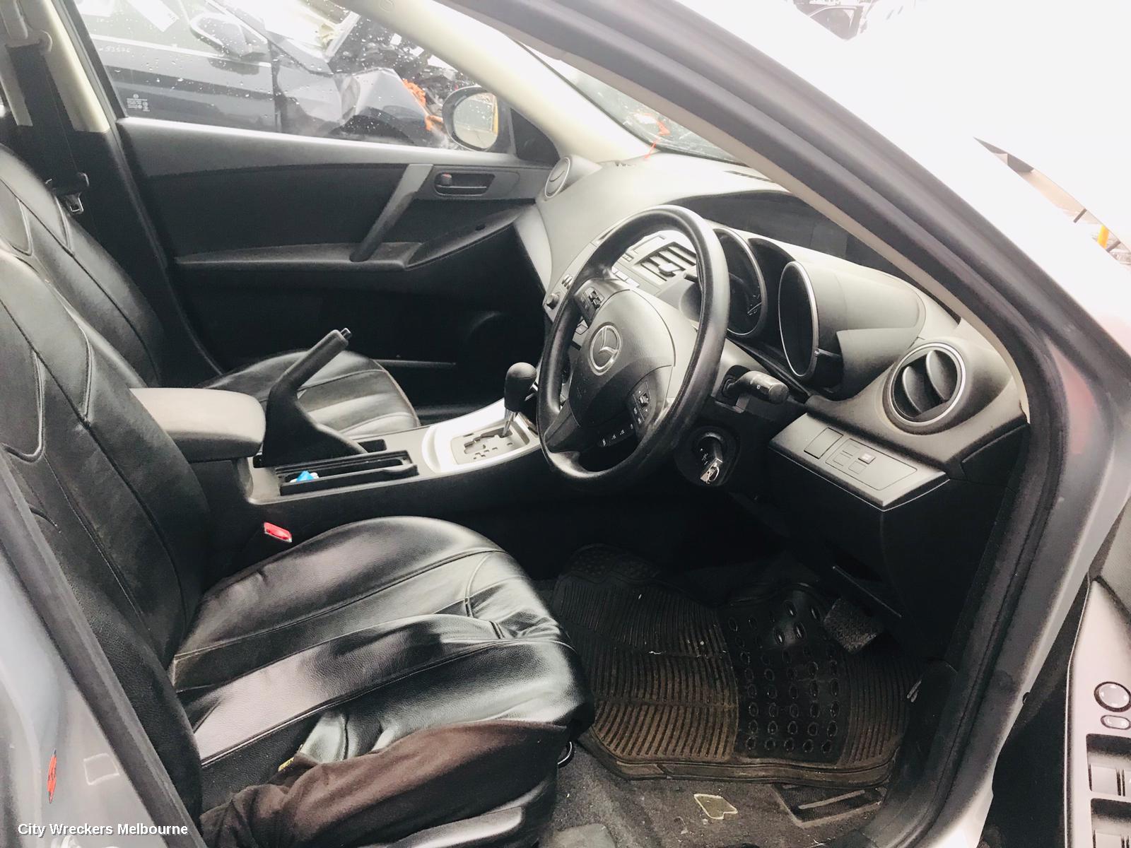 MAZDA 3 RADIO/CD/DVD/SAT/TV, IN DASH STACKER, BL, 04/2009 - 10/2013
