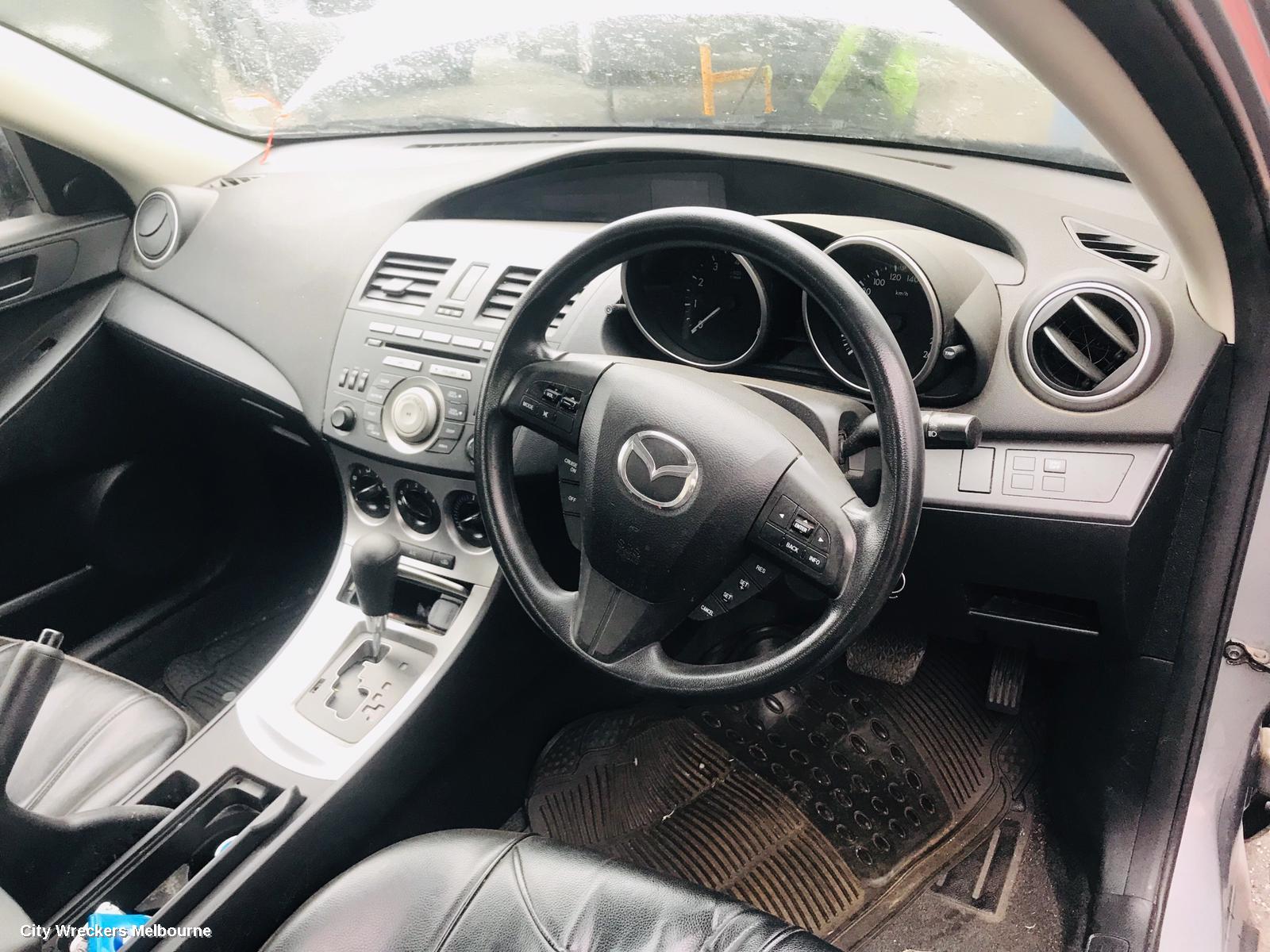 MAZDA 3 RADIO/CD/DVD/SAT/TV, IN DASH STACKER, BL, 04/2009 - 10/2013