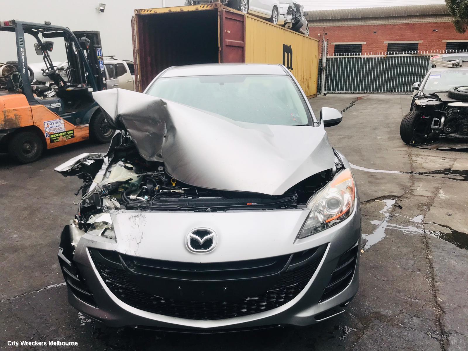 MAZDA 3 RADIO/CD/DVD/SAT/TV, IN DASH STACKER, BL, 04/2009 - 10/2013