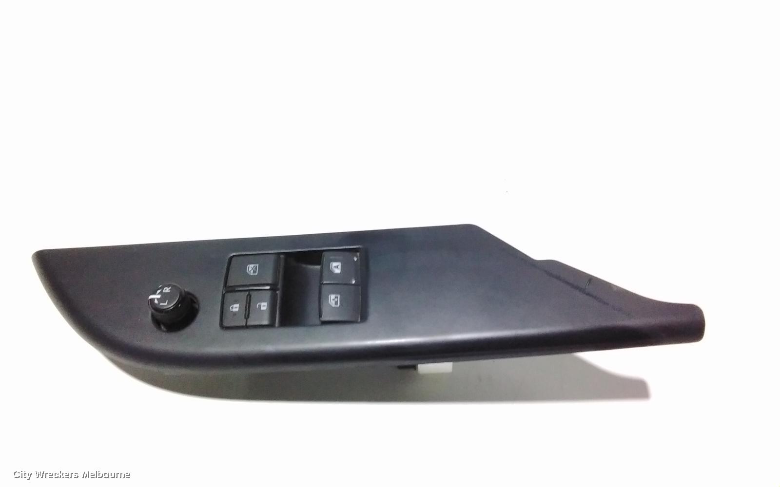 TOYOTA HILUX PWR DR WIND SWITCH, RH FRONT (MASTER SWITCH), SINGLE/EXTRA CAB, 09/2015 ONWARDS