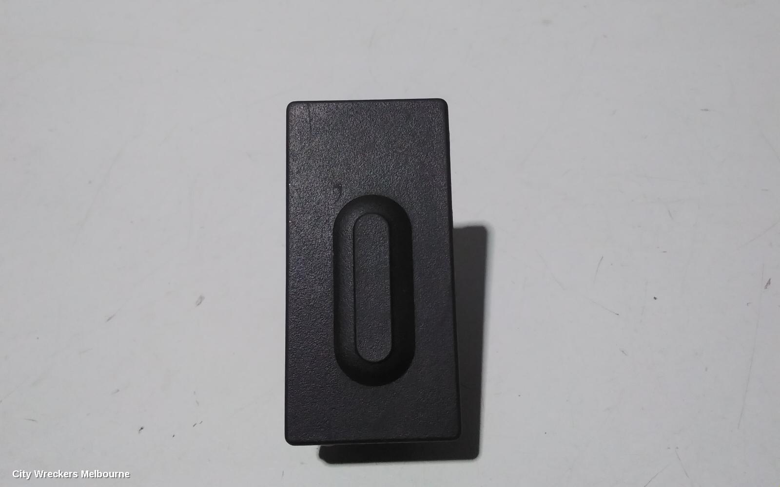 MAZDA CX3 TAILGATE HANDLE, DK, 03/2015 ONWARDS