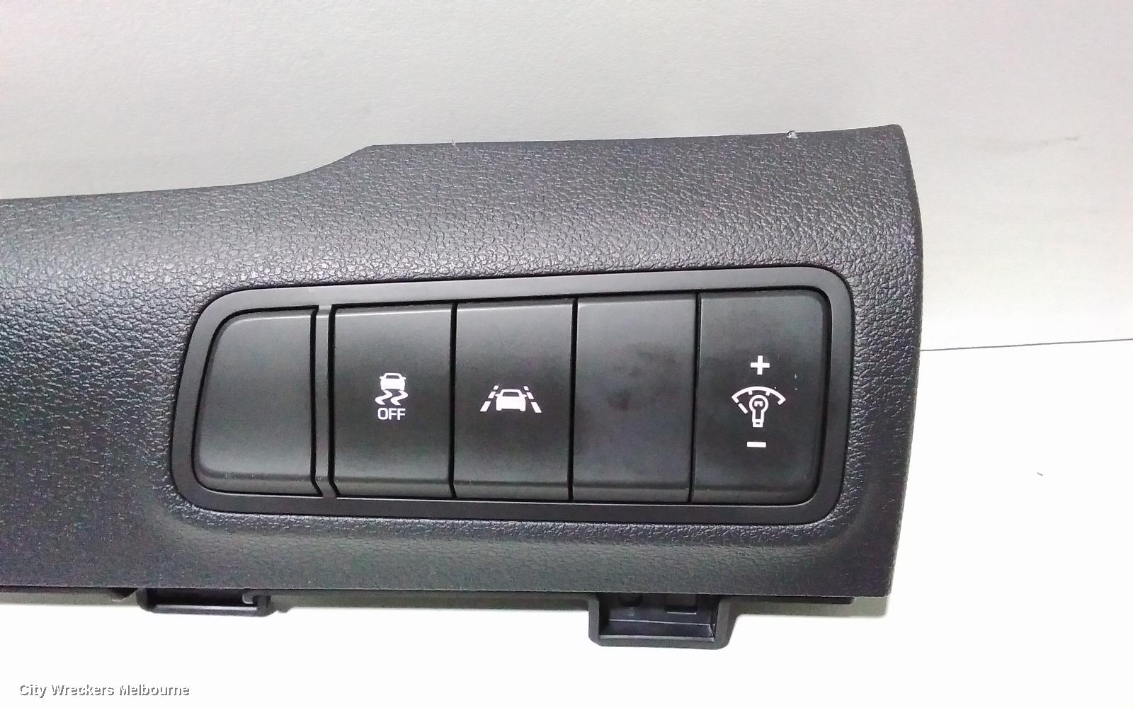 HYUNDAI TUCSON, TL, 06/2015 - 01/2021, RIGHT DASH CONTROL PANEL: 79746