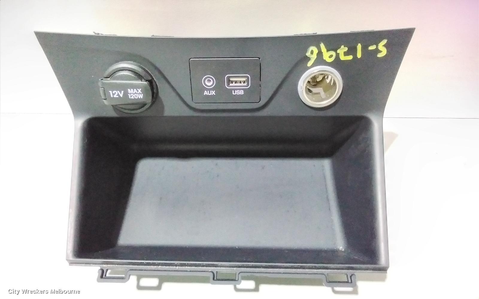 HYUNDAI TUCSON, TL, 06/2015 - 01/2021, FRONT PHONE TRAY WITH USB AND 12V OUTLET: 79747