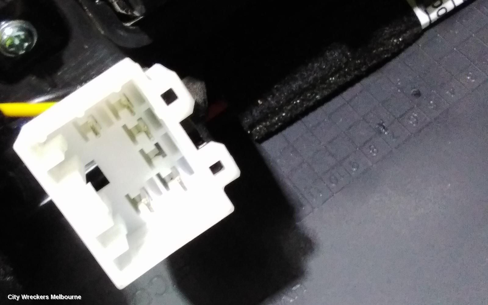 HYUNDAI TUCSON, TL, 06/2015 - 01/2021, FRONT PHONE TRAY WITH USB AND 12V OUTLET: 79747