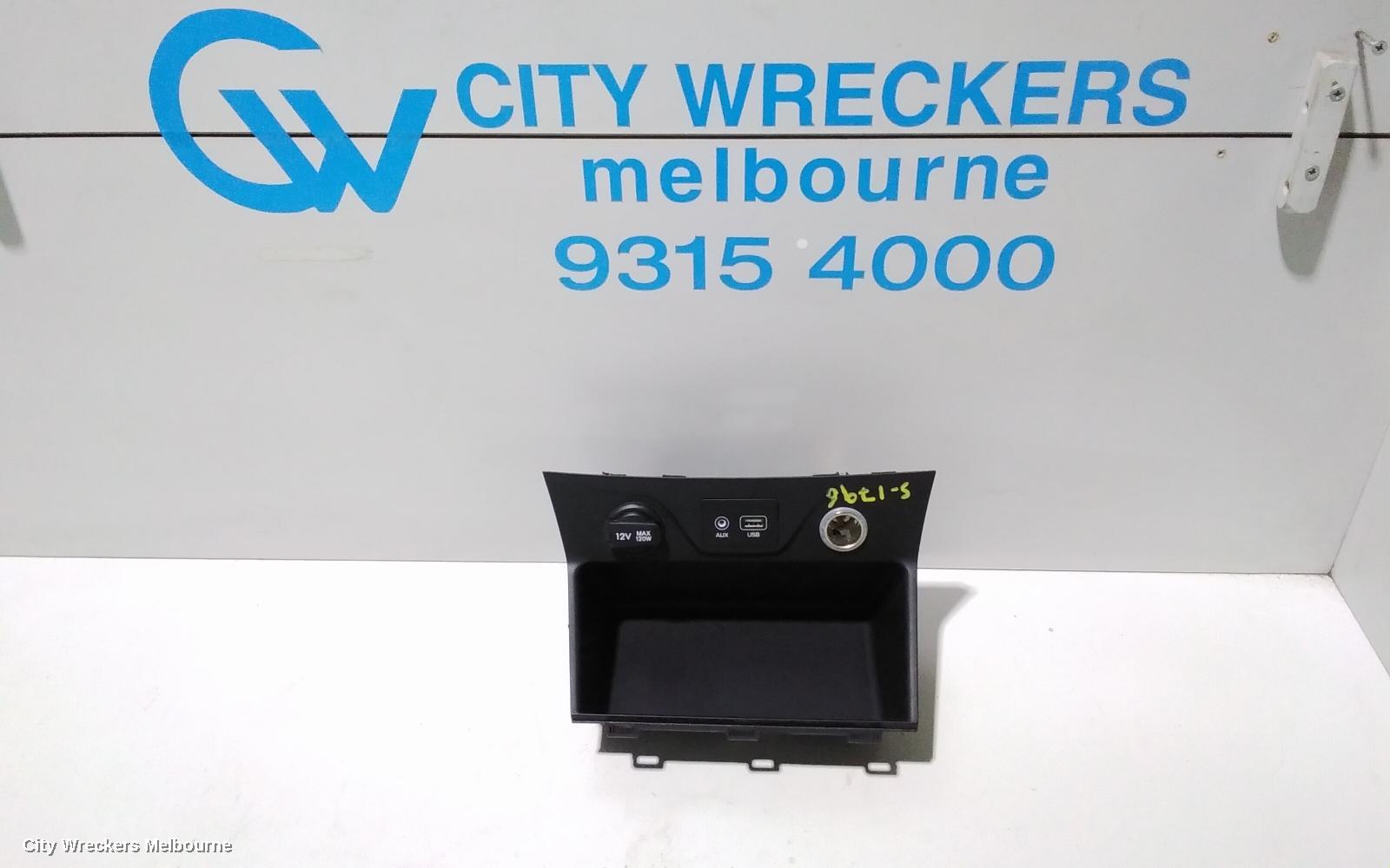 HYUNDAI TUCSON, TL, 06/2015 - 01/2021, FRONT PHONE TRAY WITH USB AND 12V OUTLET: 79747