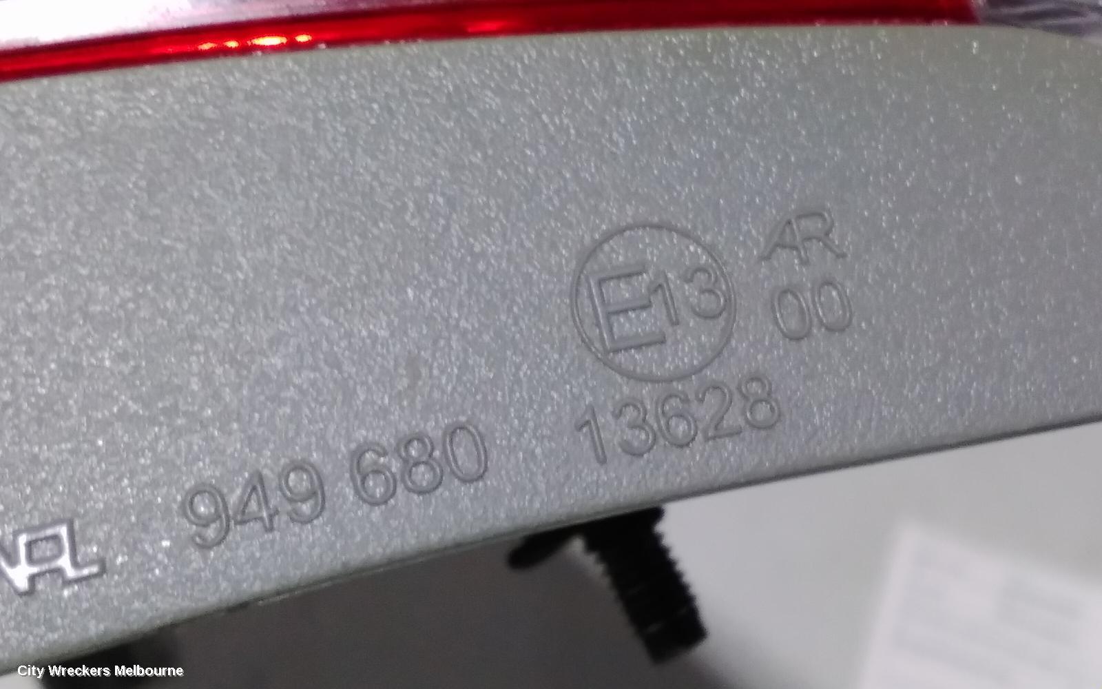 NISSAN PATHFINDER REAR GARNISH, TAILGATE LAMP (RH SIDE), R52, 10/2013 - 11/2016