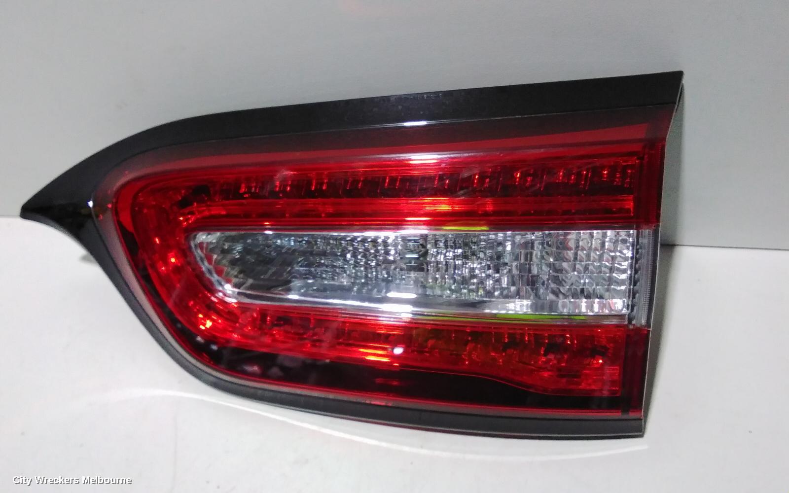 JEEP CHEROKEE REAR GARNISH, TAILGATE LAMP (RH SIDE), KL, 02/2014 - 03/2018