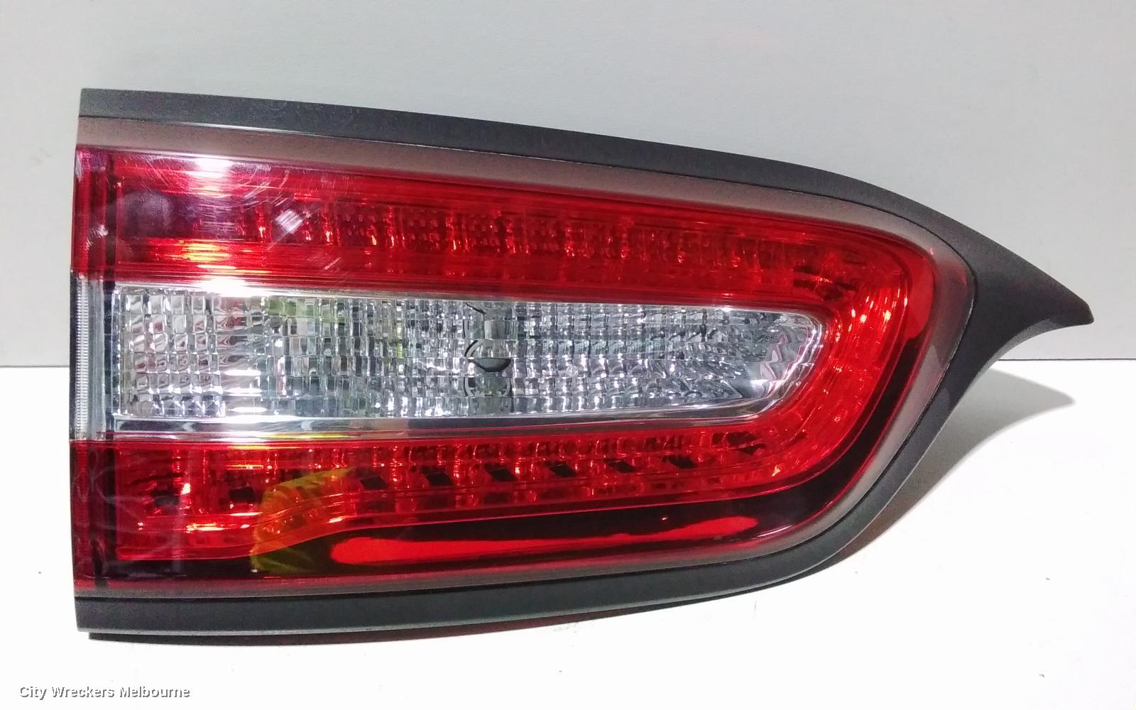 JEEP CHEROKEE REAR GARNISH, TAILGATE LAMP (LH SIDE), KL, 02/2014 - 03/2018