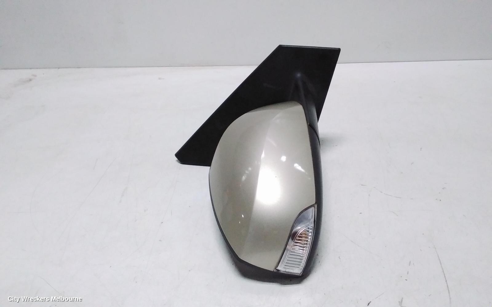 RENAULT MEGANE RIGHT DOOR MIRROR, X32/X95/K95, HATCH/WAGON, NON FOLDING TYPE, 09/2010 - 06/2014