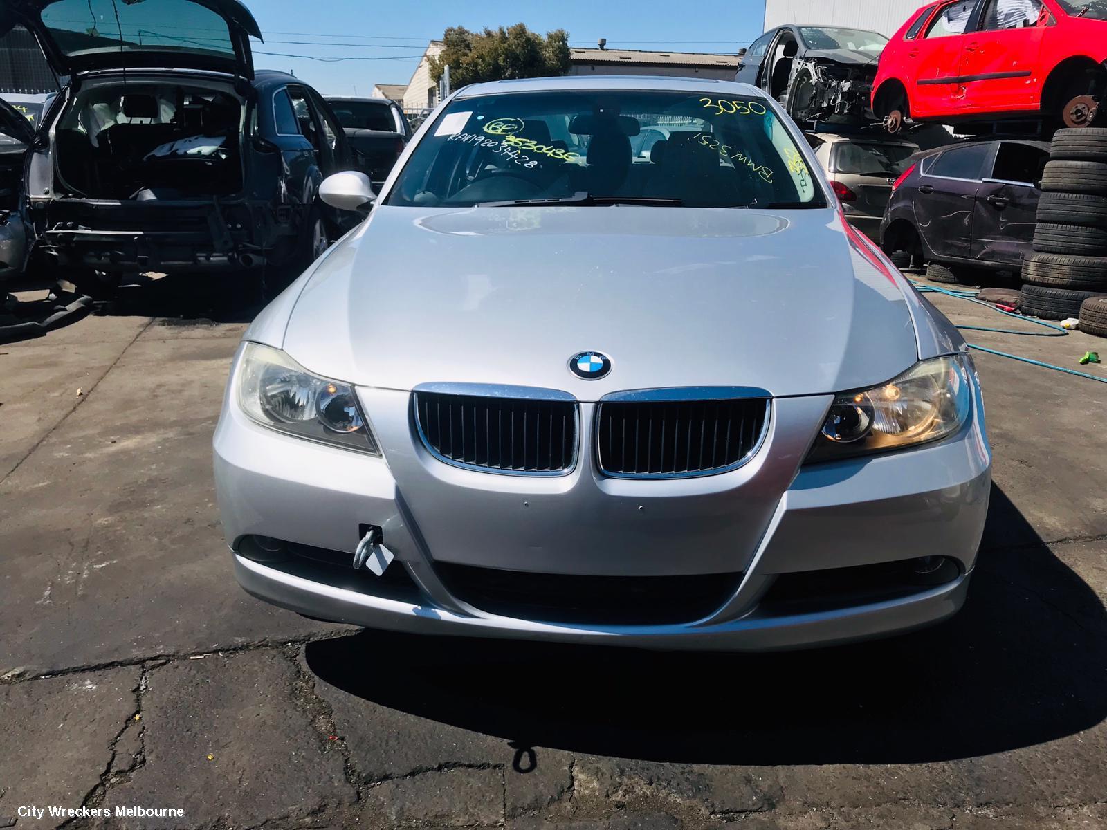BMW 3 SERIES LEFT FRONT HUB ASSEMBLY, E90, SEDAN, 03/2005 - 01/2012