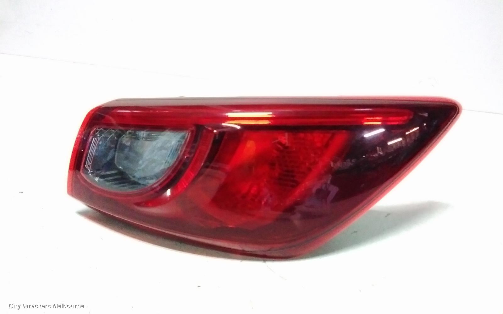 MAZDA CX3 RIGHT TAILLIGHT, DK, NON LED TYPE, 03/2015 ONWARDS
