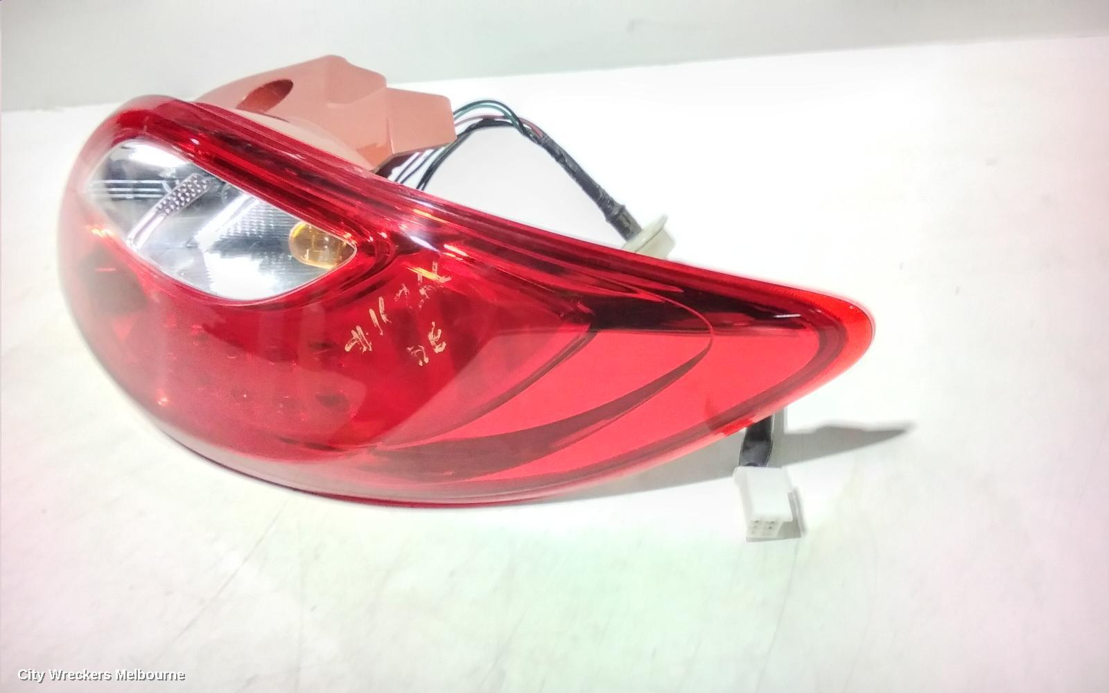 MAZDA 2 RIGHT TAILLIGHT, HATCH, DE SERIES, 09/2007 - 09/2014